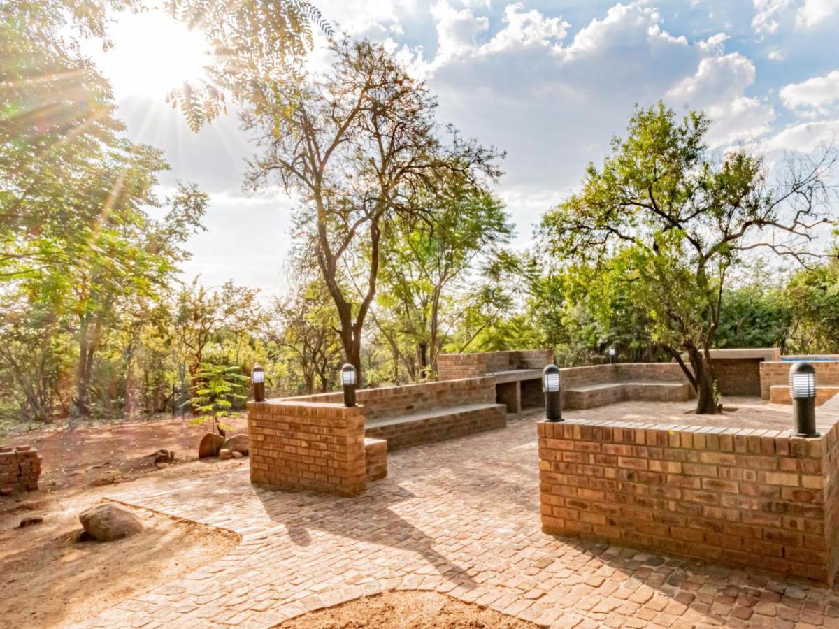 Featherwood Farm & Nyala Lodge Rayton Экстерьер фото